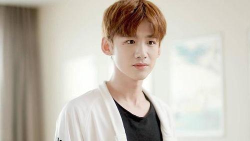 白敬亭娱乐圈吃瓜视频,娱乐圈幕后故事大揭秘 第2张 白敬亭娱乐圈吃瓜视频,娱乐圈幕后故事大揭秘 第2张